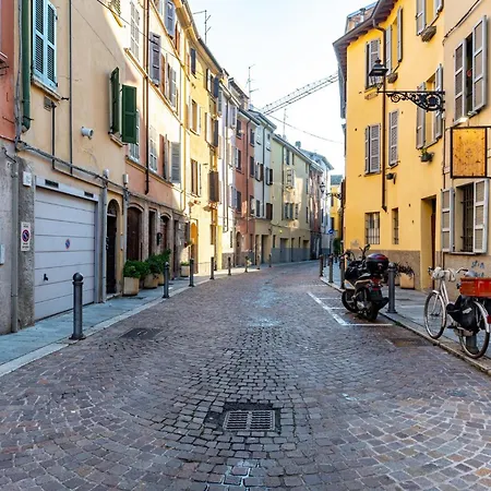 Station Colorful With Balcony X5 * Parme