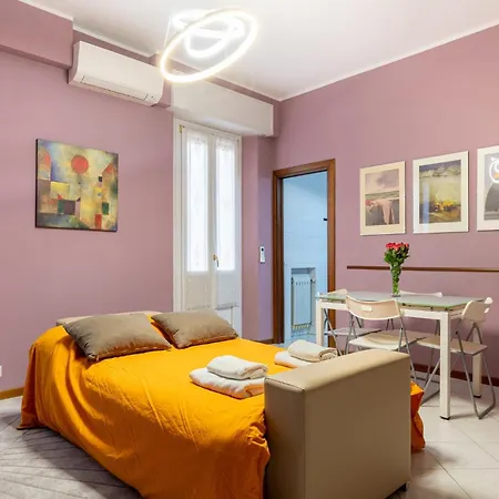 Appartement Station Colorful With Balcony X5