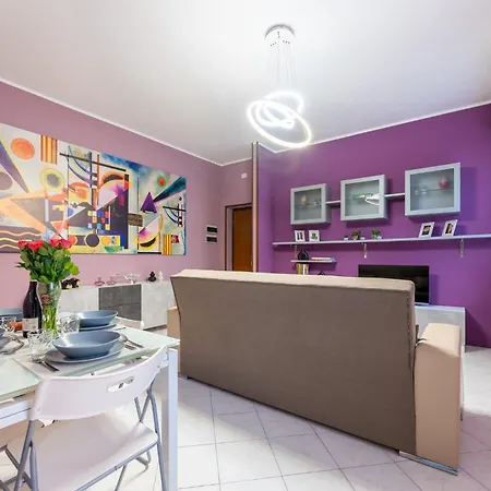 Guesthost - Station Colorful With Balcony X5 *