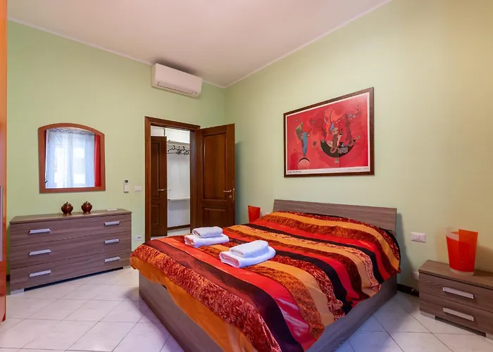 Guesthost - Station Colorful With Balcony X5