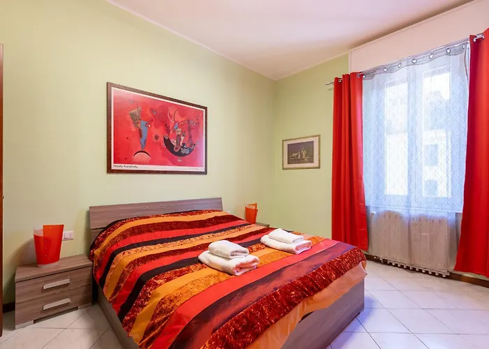 Guesthost - Station Colorful With Balcony X5